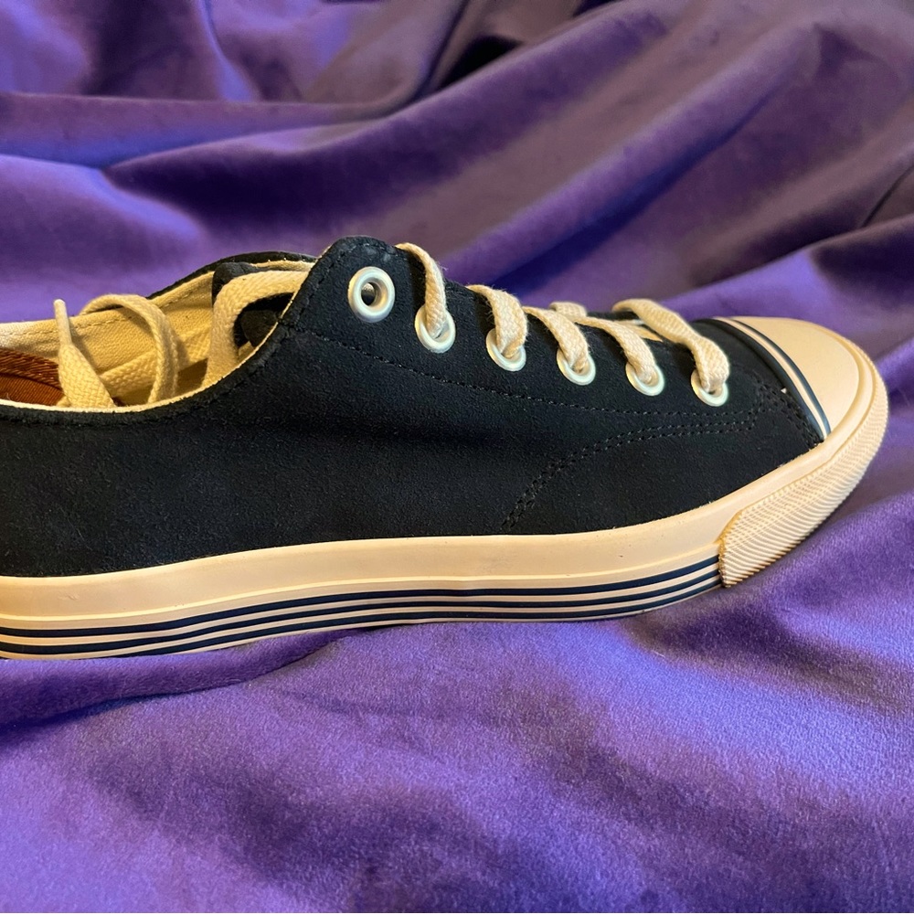 NWT Unisex Keds Pro eco suede shoes